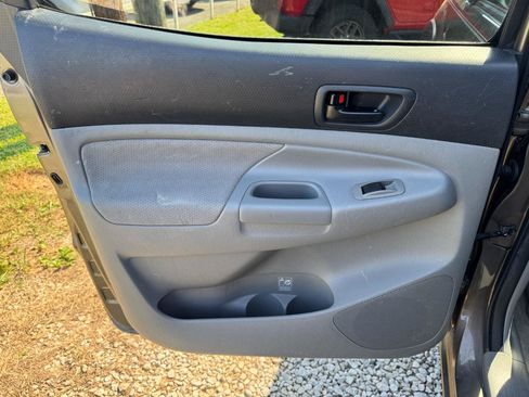 Used 2011 Toyota Tacoma 2WD Double Cab w/ Convenience Pkg image 17