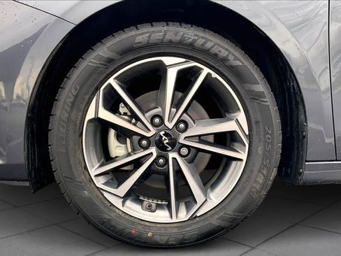 Used 2022 Kia Forte LXS image 10