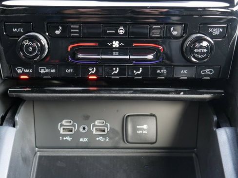 New 2025 Jeep Grand Cherokee Altitude image 18