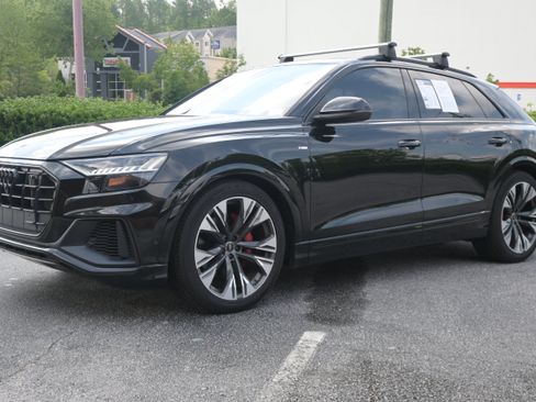 Used 2023 Audi Q8 Prestige AWD/4WD image 5