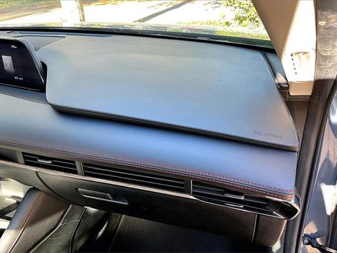 Used 2024 MAZDA MAZDA3 s image 23