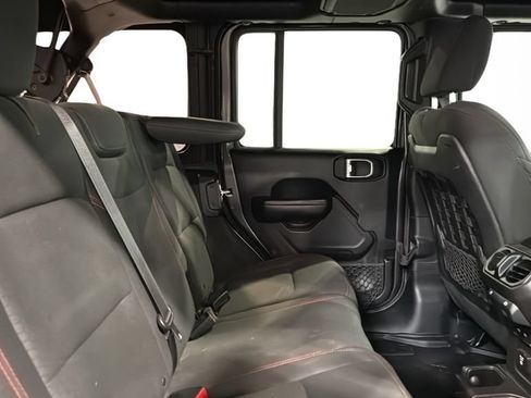 Used 2018 Jeep Wrangler Unlimited Rubicon w/ Dual Top Group AWD/4WD image 16