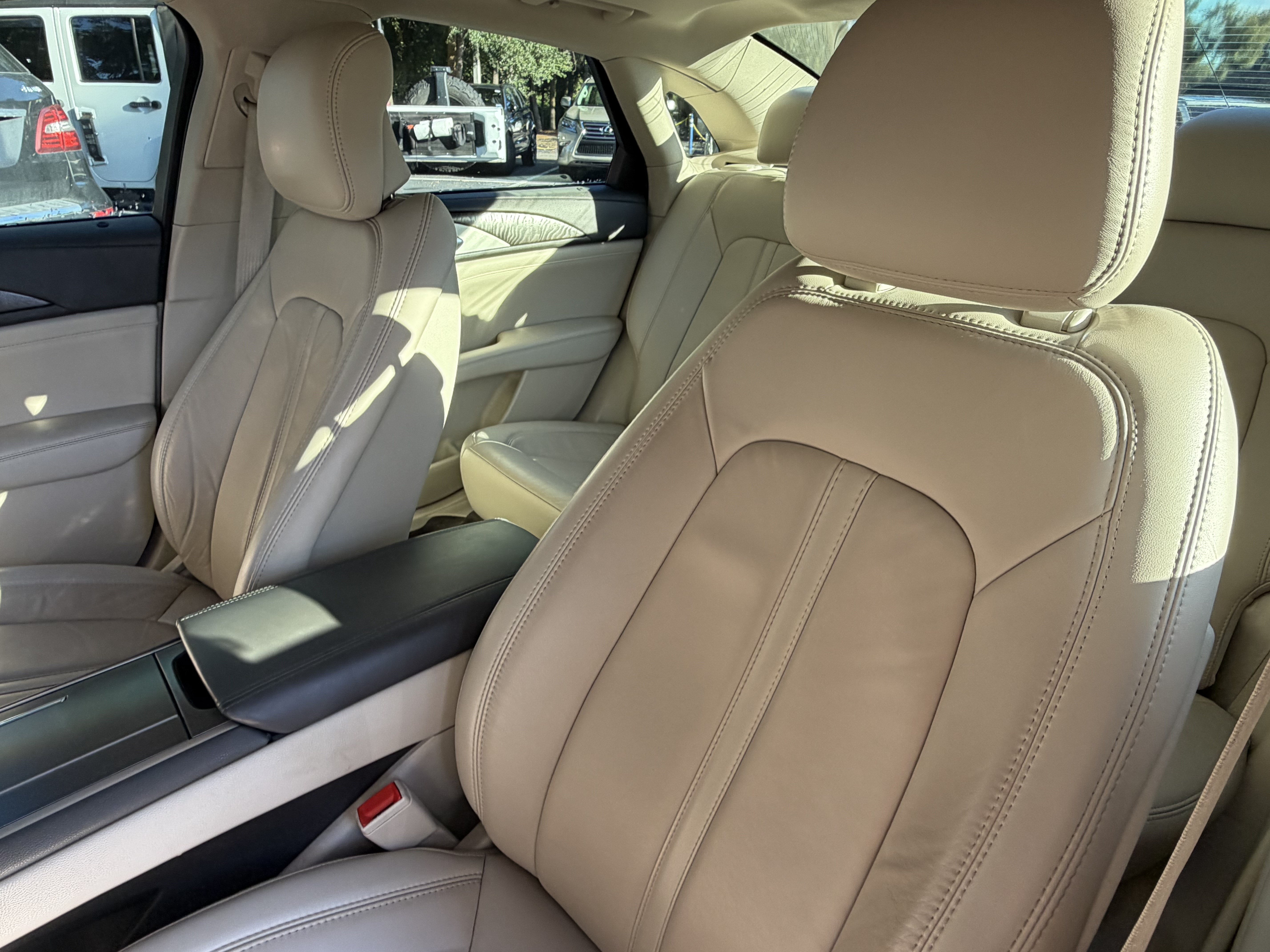 Used 2018 Lincoln MKZ Select w/ Select Plus Package FWD image 17