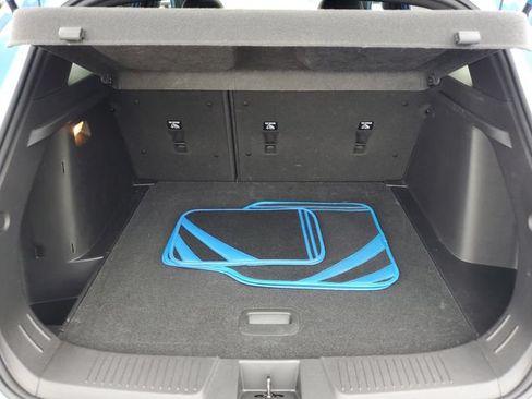 Used 2024 Chevrolet Trax RS w/ Sunroof Package FWD image 34