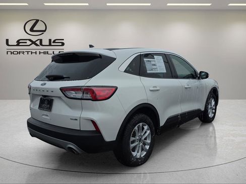 Used 2020 Ford Escape SE image 5