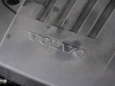 Used 2022 Volvo XC60 B5 Inscription w/ Climate Package image 25