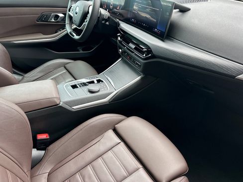 Used 2025 BMW 330i Sedan w/ Premium Package image 19