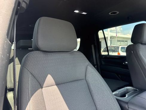 Used 2023 GMC Yukon XL SLE AWD/4WD image 29