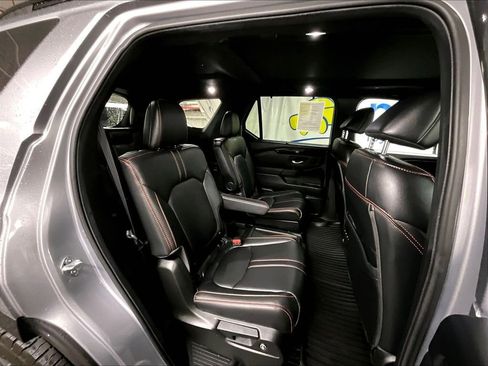 Used 2025 Honda Pilot TrailSport image 16