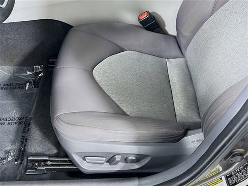 Used 2021 Toyota Camry LE w/ Carpet Mat Package (TMS) image 18