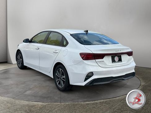 Used 2023 Kia Forte LXS w/ LXS Technology Package FWD image 3
