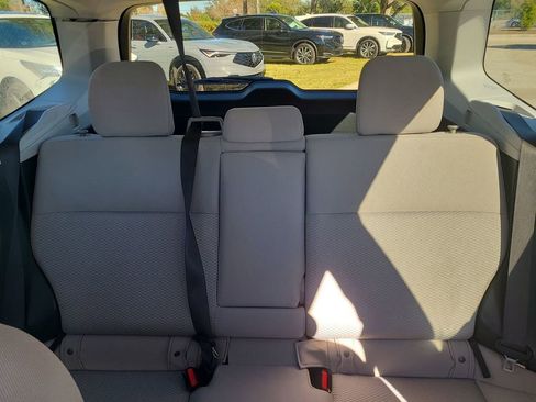 Used 2017 Subaru Forester 2.5i Premium w/ All-Weather Package image 5