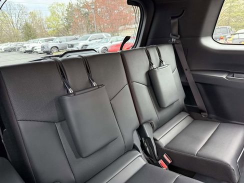 Used 2024 Lexus GX 550 w/ Accessory Package (2T) image 17