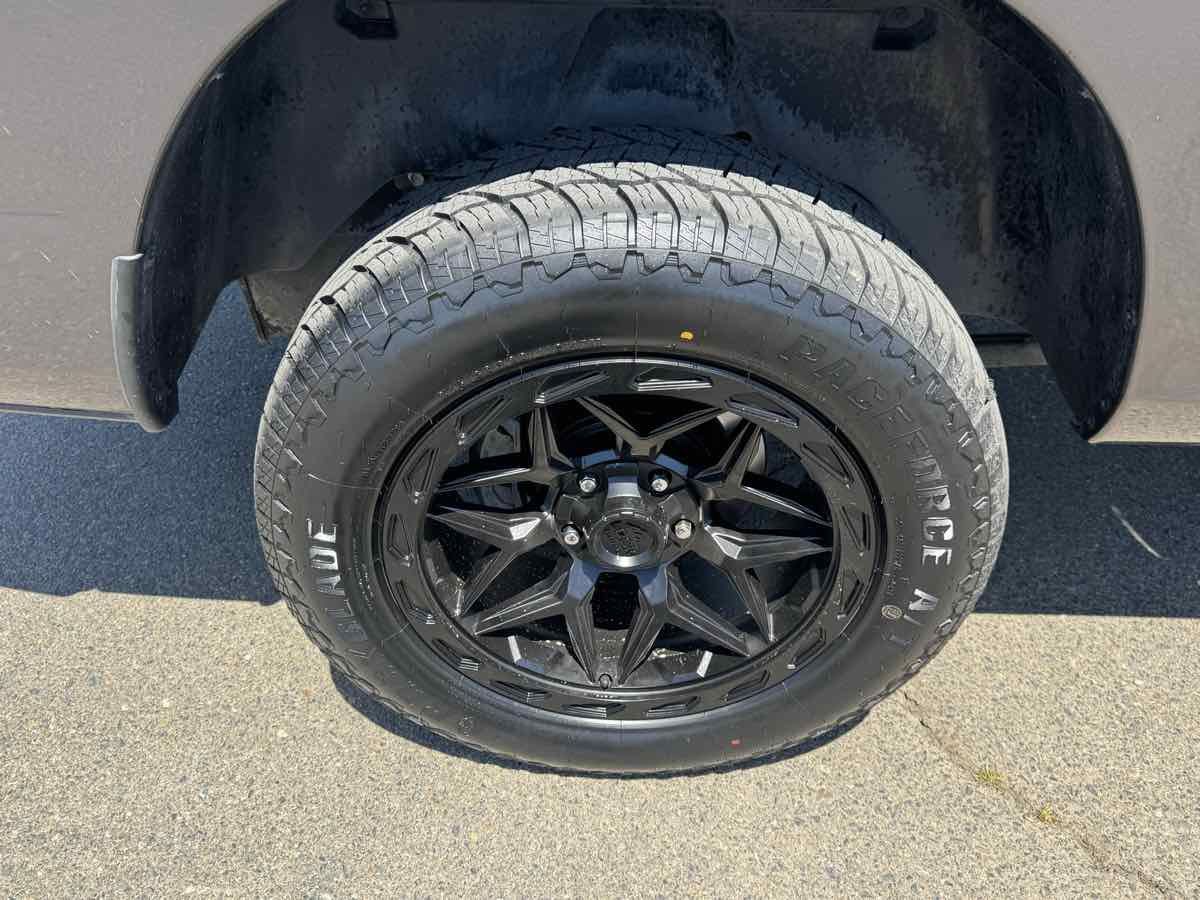 Used 2017 RAM 1500 Classic SLT AWD/4WD image 36