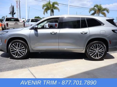 New 2026 Buick Enclave Avenir FWD image 5