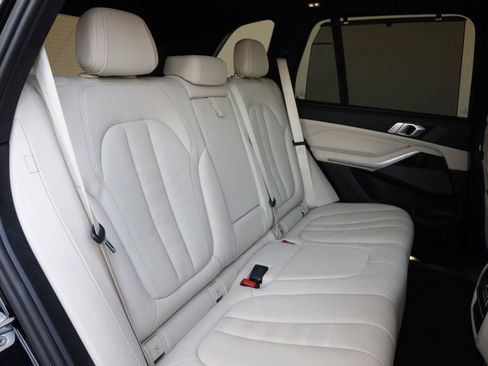 Used 2020 BMW X5 xDrive40i w/ Executive Package AWD/4WD image 26