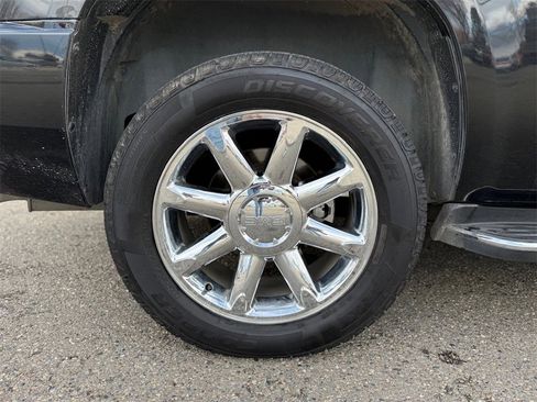 Used 2011 GMC Yukon Denali image 61
