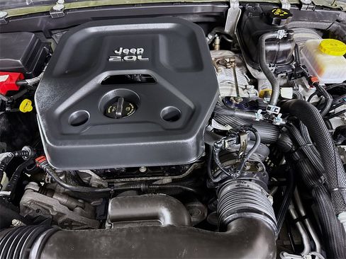 Used 2020 Jeep Wrangler Unlimited Sahara image 32