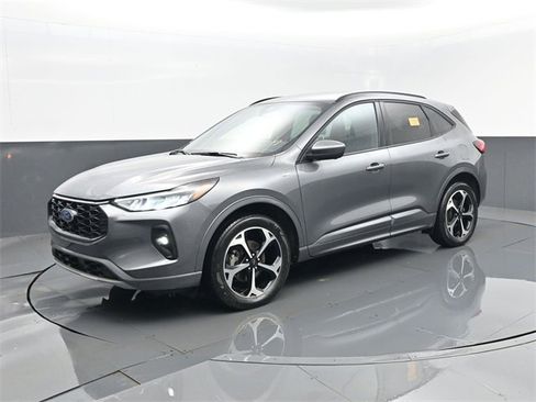 Used 2023 Ford Escape ST-Line Select w/ Tech Pack #2 image 2