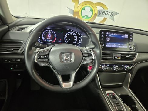 Used 2020 Honda Accord Touring image 14