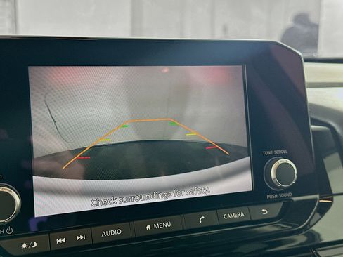 Used 2024 Nissan Pathfinder SV image 22