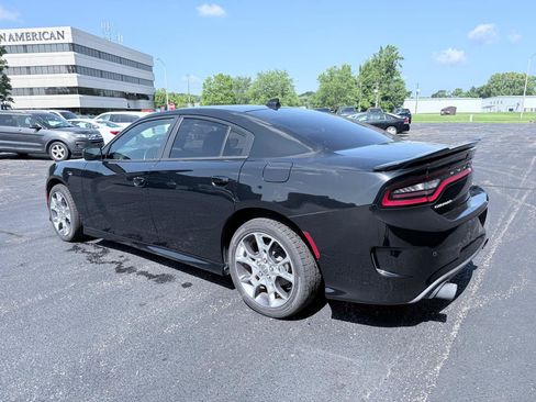 Used 2019 Dodge Charger GT RWD image 3