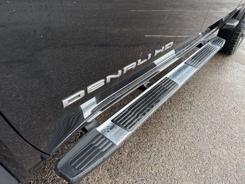 Used 2020 GMC Sierra 2500 Denali w/ Denali Ultimate Package image 11