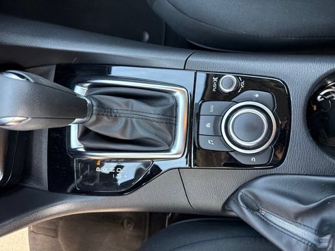 Used 2016 MAZDA MAZDA3 i Sport FWD image 14
