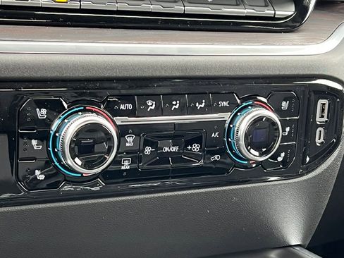 New 2026 GMC Sierra 2500 SLT w/ SLT Premium Package image 36