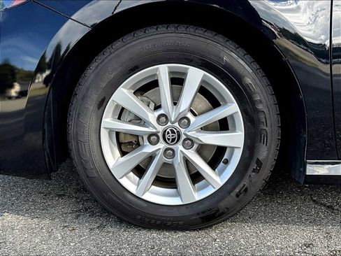 Used 2025 Toyota Camry LE image 7