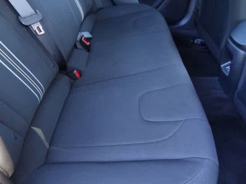 Used 2024 Hyundai Elantra SEL FWD image 9