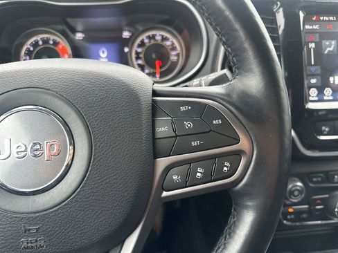 Used 2021 Jeep Cherokee Limited image 16