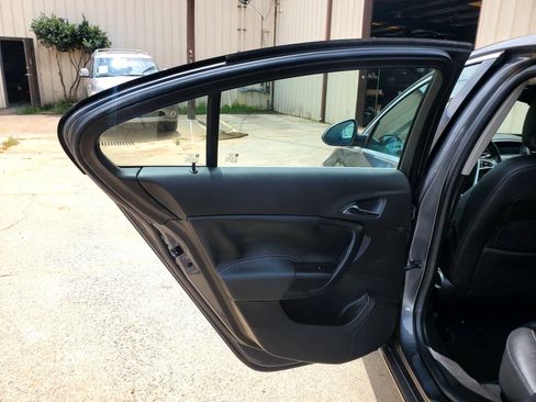 Used 2011 Buick Regal CXL FWD image 25