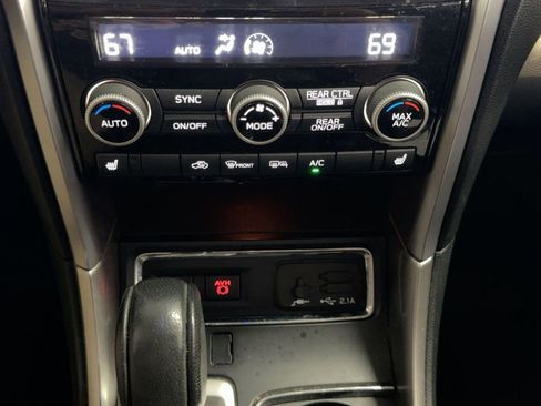 Used 2019 Subaru Ascent Premium image 17