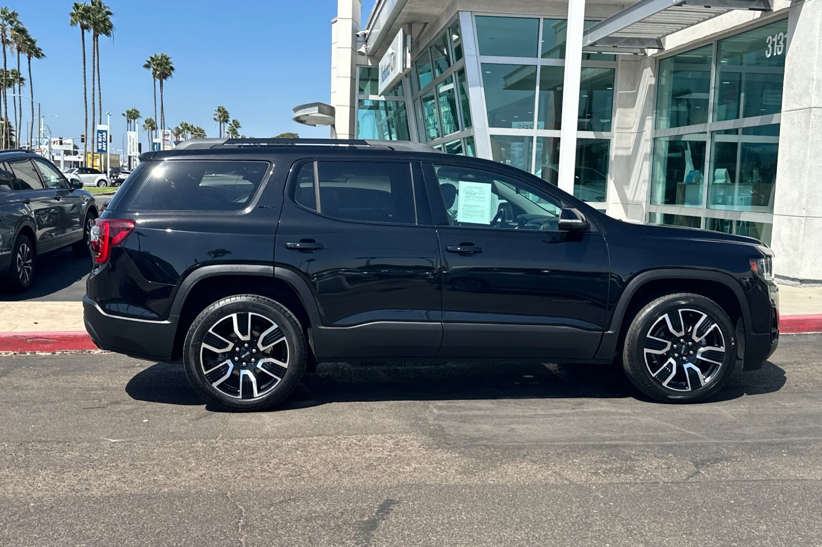 Used 2021 GMC Acadia SLT w/ Elevation Edition FWD image 3