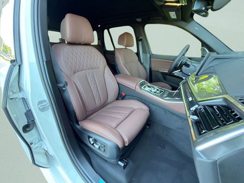 New 2026 BMW X5 M60i image 23