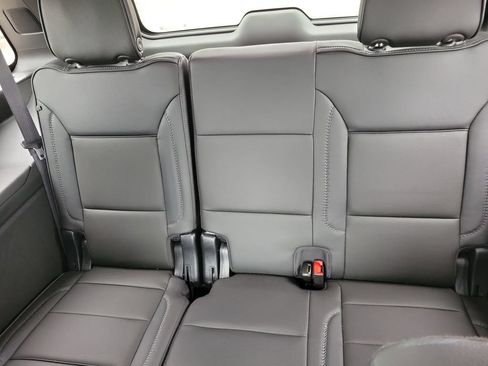 Used 2023 GMC Yukon Denali AWD/4WD image 12