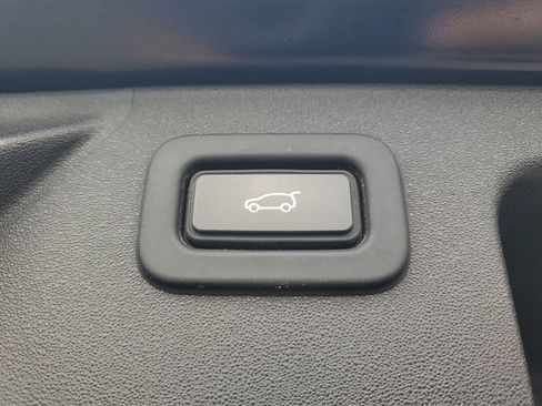 Used 2021 Land Rover Discovery Sport SE image 8