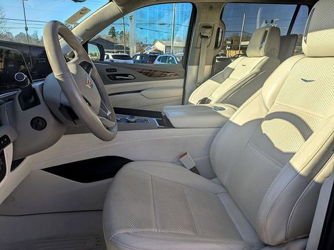 Used 2023 Cadillac Escalade Sport Platinum w/ LPO, ONYX Package image 11