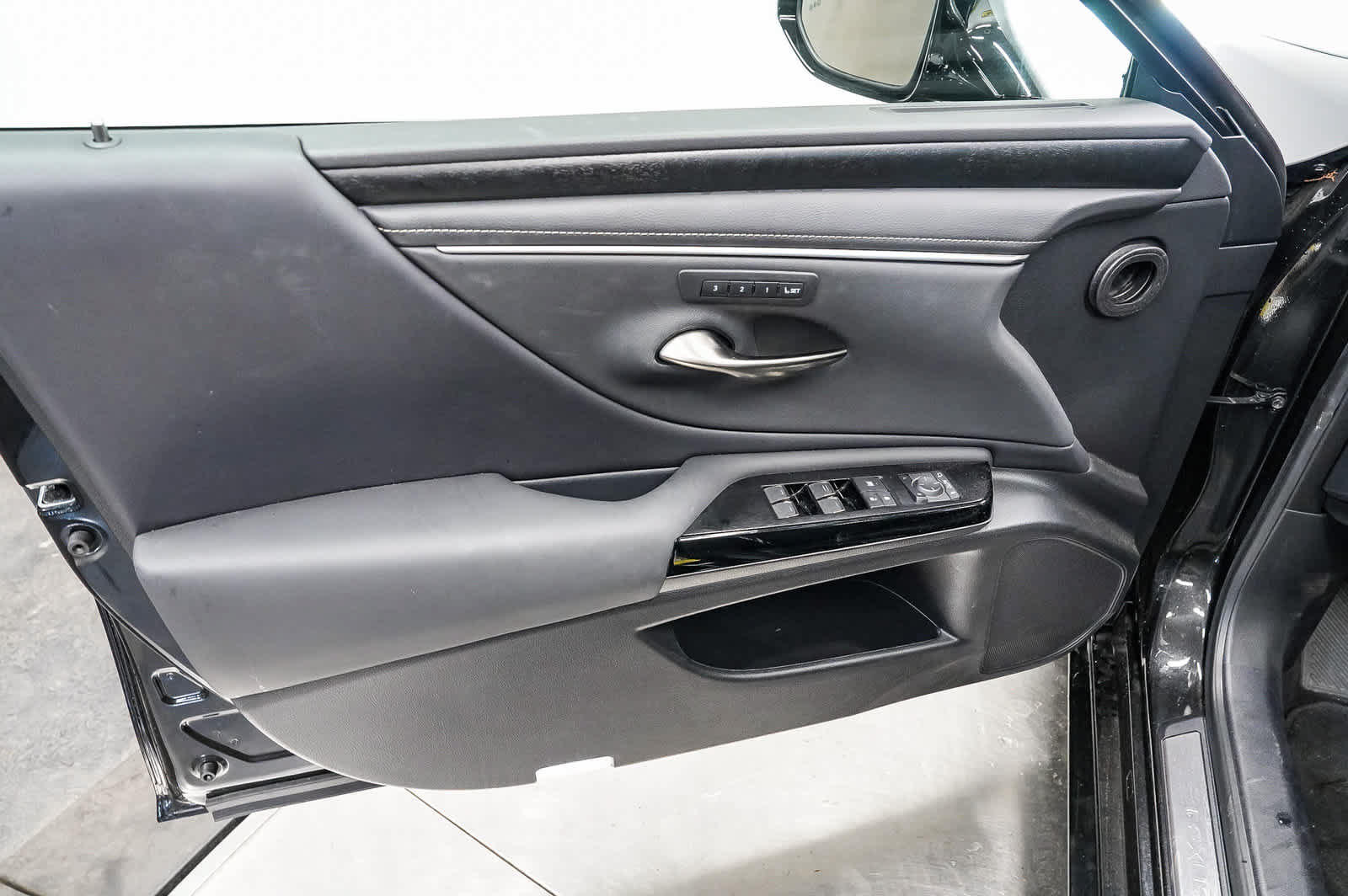 Used 2024 Lexus ES 350 w/ Premium Package FWD image 22