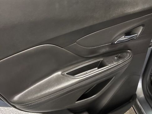 Used 2019 Buick Encore Sport Touring image 21