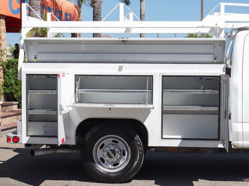 Used 2024 Ford F250 XL w/ XL Chrome Package image 5