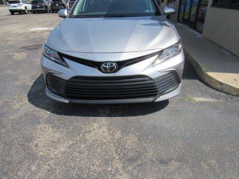 Used 2021 Toyota Camry LE FWD image 3