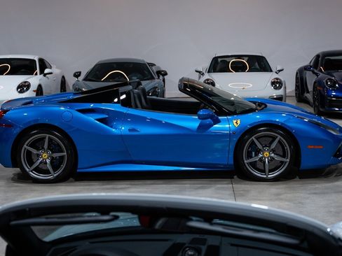 Used 2017 Ferrari 488 Spider RWD image 8