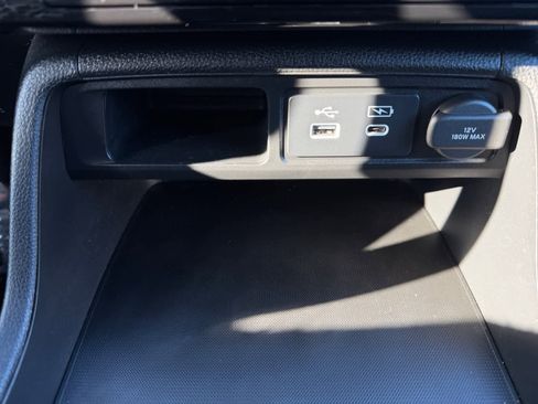 Used 2025 Honda Pilot Sport image 24