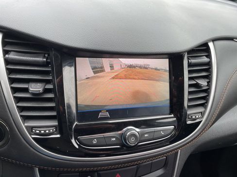 Used 2022 Chevrolet Trax LT w/ Premium Seat Package image 19