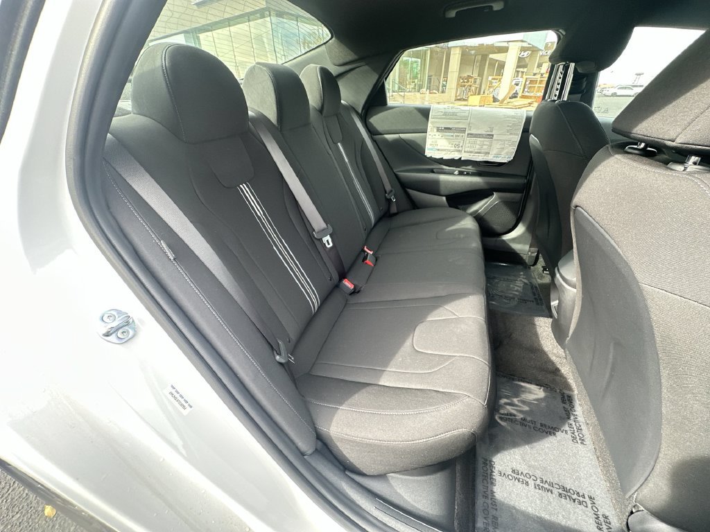 New 2026 Hyundai Elantra SEL FWD image 27