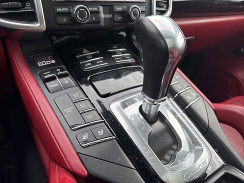 Used 2016 Porsche Cayenne AWD/4WD image 19