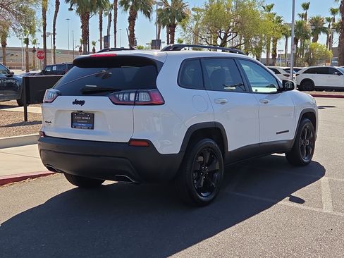 Used 2020 Jeep Cherokee Latitude Plus AWD/4WD image 5