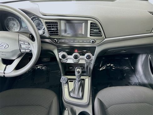 Used 2019 Hyundai Elantra SE w/ Cargo Package image 18